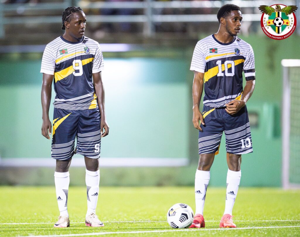 Marcellus and Clemson preparing for a free kick