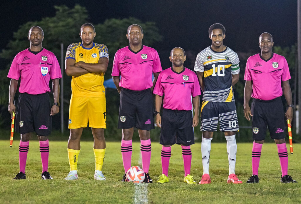 Week 17 match officials with team captains